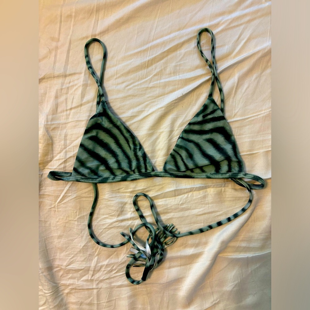 Acacia 2022 Sabi. Ho’okipa Bottoms & triangle top. Size SMALL